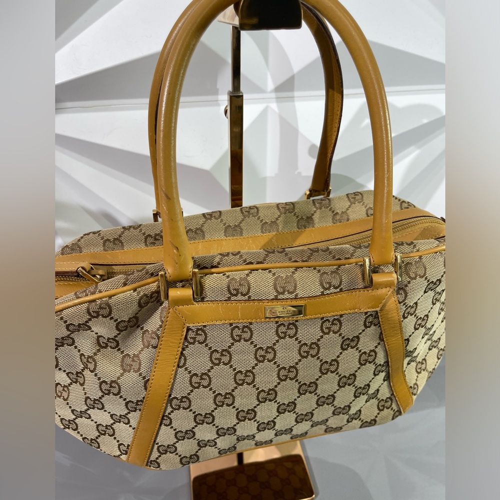 AUTHENTIC VINTAGE GUCCI GG CANVAS SHOULDER BAG